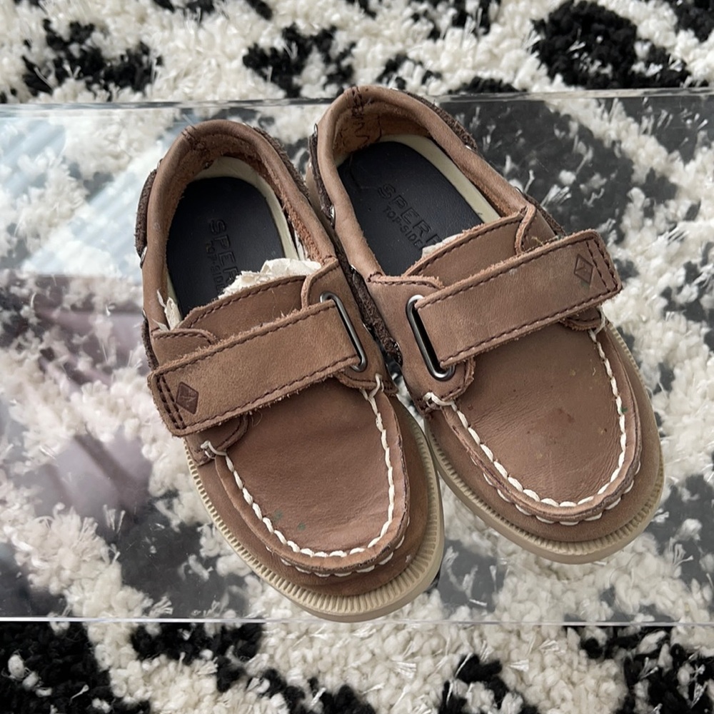 Back to school brown SPERRY’s!